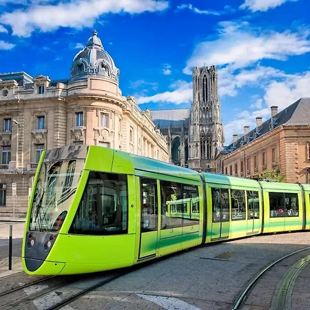 Escapade Parisienne A - Sejour Confortable Et Chic Lägenhet Reims
