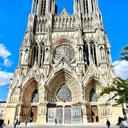 Lägenhet Escapade Parisienne A - Sejour Confortable Et Chic Reims