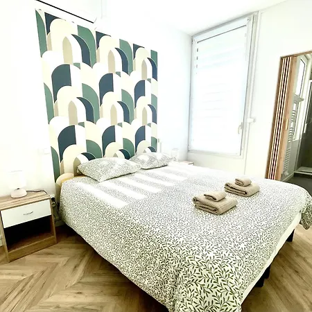 Lägenhet Escapade Parisienne A - Sejour Confortable Et Chic Reims